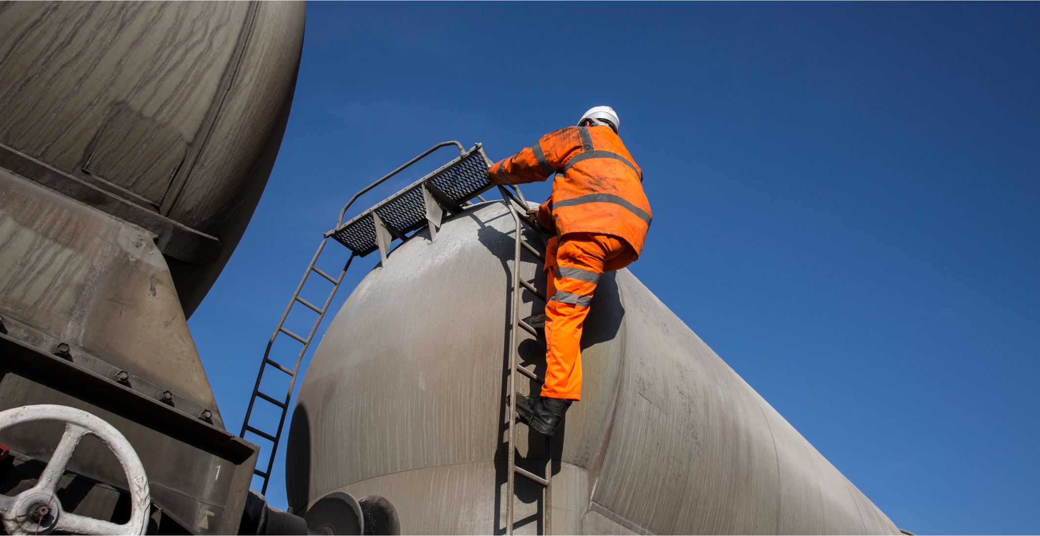 Mantenimiento preventivo de tanques e instalaciones industriales: Claves para extender la vida útil de su infraestructura
